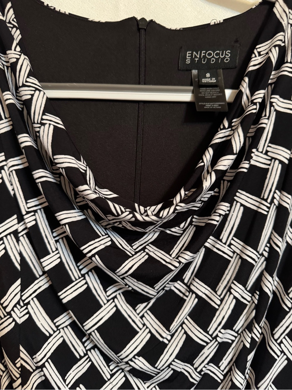 Black & White Geometric Sleeveless Jumpsuit NWT - Picture 8 of 15